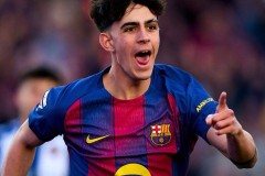 一场3-0，让巴萨反超皇马登顶西甲！亚马尔闪耀，德容破门，真核回归