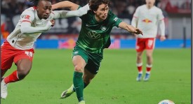 德甲惊艳首秀的日本前锋盐贝健人遭海外媒体连续两场打出全队最低分