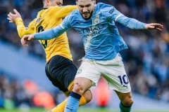 英超太刺激，利物浦遭压哨绝杀！积分榜如下：曼城落后榜首四分！