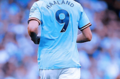 13次触球0射正，哈兰德关键战隐身，曼城7分落后，新双骄之争成笑话