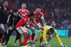 欧冠争夺激烈：六大豪门跻身淘汰赛附加，七支劲旅遗憾出局