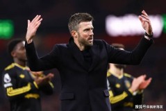 曼联1-0险胜埃弗顿：9战不败藏玄机，封神与悬念并存！