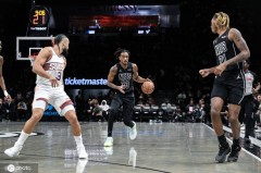 曝湖人有意克拉克斯顿 但也可能追小波特