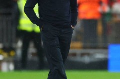 利物浦内讧曝光！斯洛特不愿卖迪亚斯，总监休斯却执意推动转会