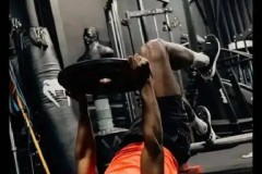 31岁欧冠中卫！祖马加盟泰山队悬而未决，体检结果成关键因素