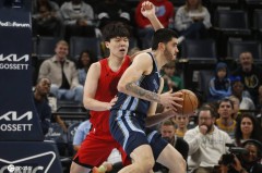 首发！杨瀚森4+5+转身暴扣 遇犯规陷阱末节爆发