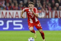 17岁边锋崛起：不断刷新欧冠德甲纪录，天赋绽放背后依靠孔帕尼的支持