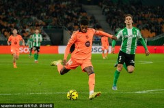 西甲-进球大战！安东尼闪击费兰半场戴帽 巴萨5-3贝蒂斯