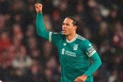 范戴克头球致胜助利物浦重返胜轨，杰拉德高度评价防线提升