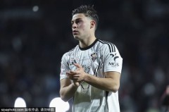 弗里克拥抱拉菲尼亚回归：吉罗纳之战巴萨能否借势回位西甲榜首？