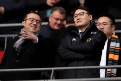 15轮2分！中资球队追平英超最差战绩，主帅公开炮轰，名宿直言：英冠见