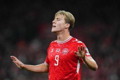 曼联卖掉了最强中锋？霍伊伦连续4场破门&6球1助