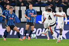 （体育）足球——意甲：亚特兰大平AC米兰